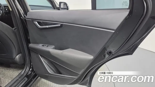 Kia Niro — фото 25