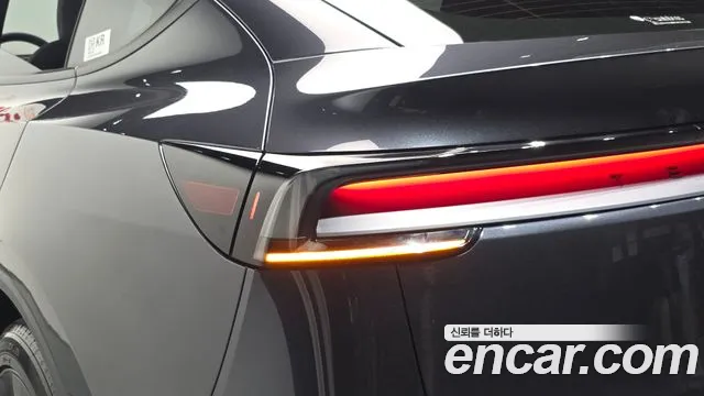 Tesla Model Y — фото 23