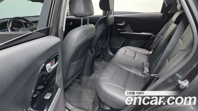 Kia Niro — фото 11
