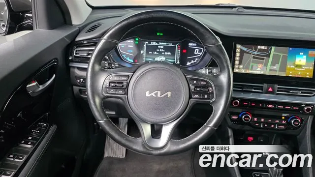 Kia Niro — фото 12
