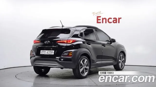 Hyundai Kona — фото 1
