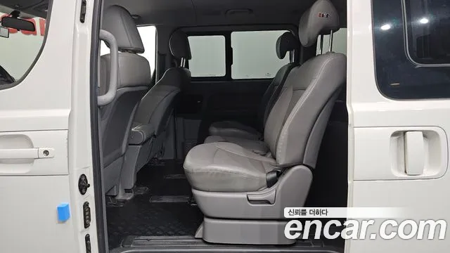 Hyundai Starex — фото 12