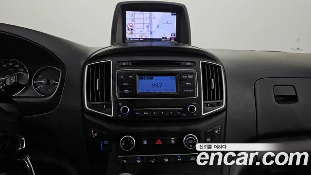Hyundai Starex — фото 14