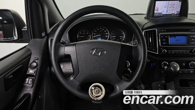 Hyundai Starex — фото 15