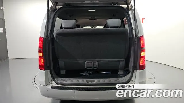 Hyundai Starex — фото 18