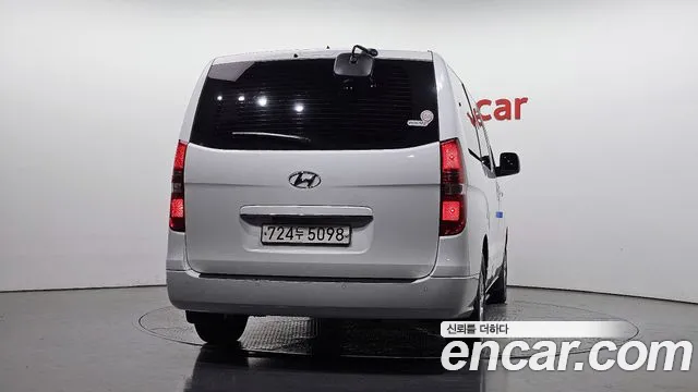 Hyundai Starex — фото 4