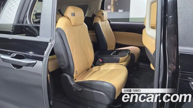 Kia Carnival — фото 11