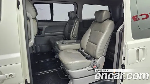 Hyundai Starex — фото 12
