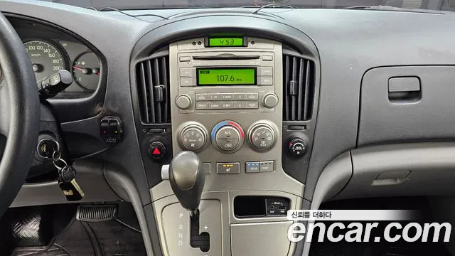 Hyundai Starex — фото 14