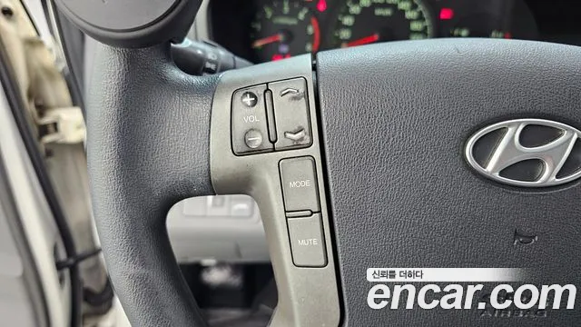 Hyundai Starex — фото 19