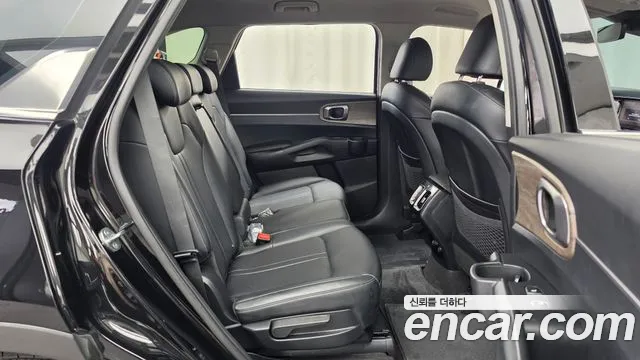 Kia Sorento — фото 11