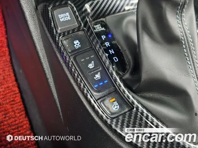 Hyundai Veloster — фото 17