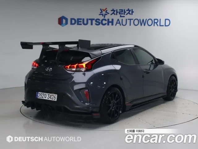 Hyundai Veloster — фото 2