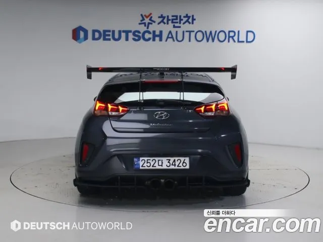 Hyundai Veloster — фото 4