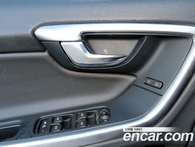 Volvo S60 — фото 11