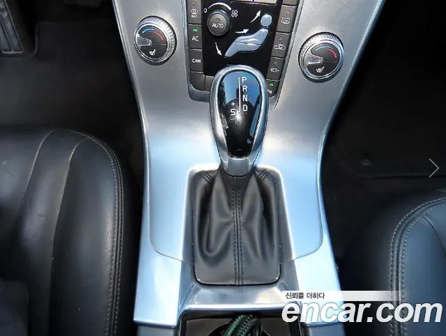 Volvo S60 — фото 10