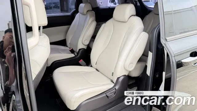 Kia Carnival — фото 14