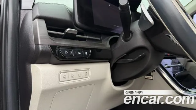 Kia Carnival — фото 10