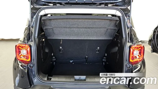 Jeep Renegade — фото 20