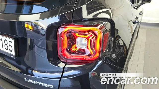 Jeep Renegade — фото 23