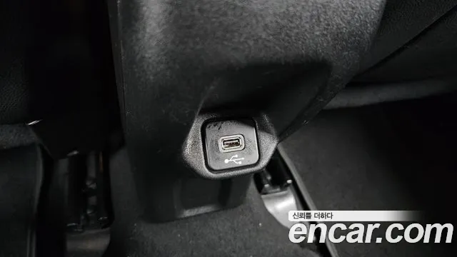 Jeep Renegade — фото 26