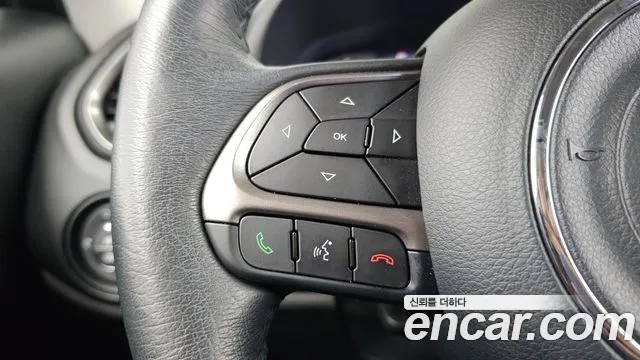 Jeep Renegade — фото 32