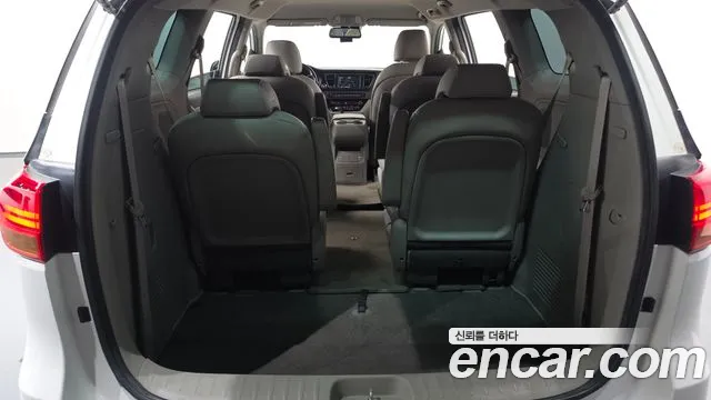 Kia Carnival — фото 17