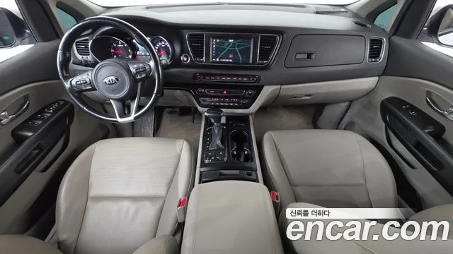 Kia Carnival — фото 7