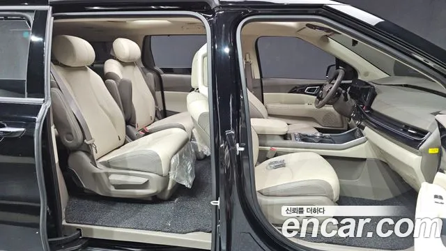 Kia Carnival — фото 11