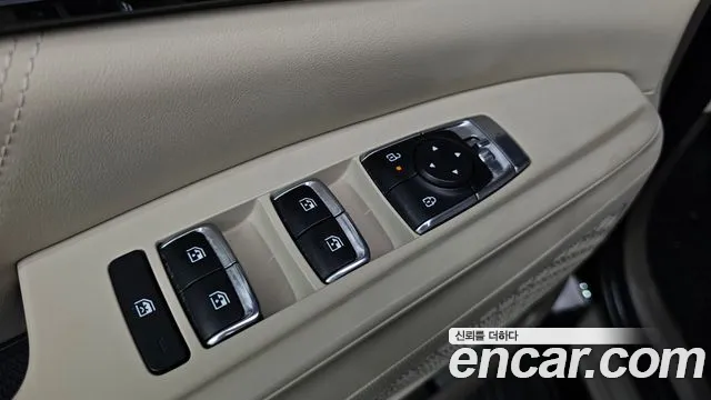 Kia Carnival — фото 17
