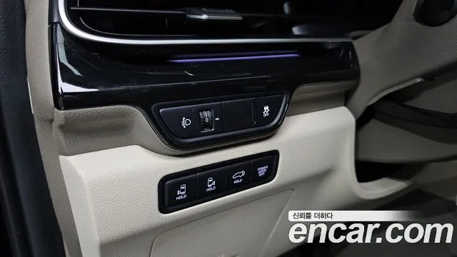 Kia Carnival — фото 18