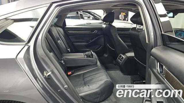 Honda Accord — фото 12