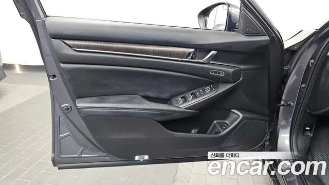 Honda Accord — фото 24