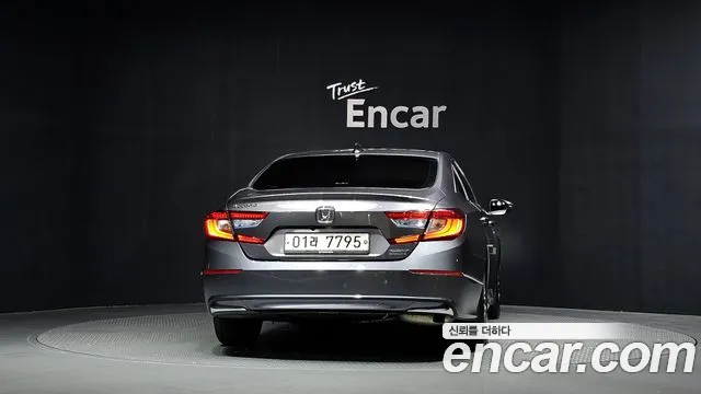 Honda Accord — фото 4