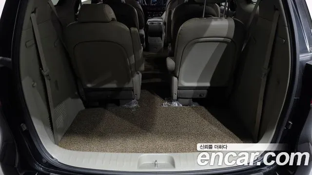 Kia Carnival — фото 17