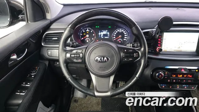 Kia Sorento — фото 13