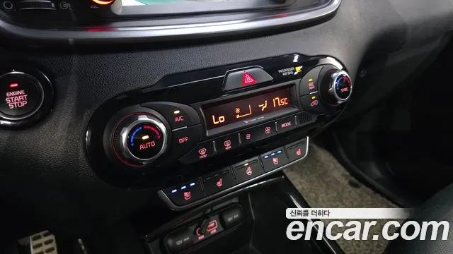 Kia Sorento — фото 16
