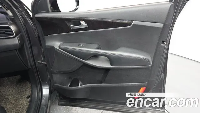 Kia Sorento — фото 24