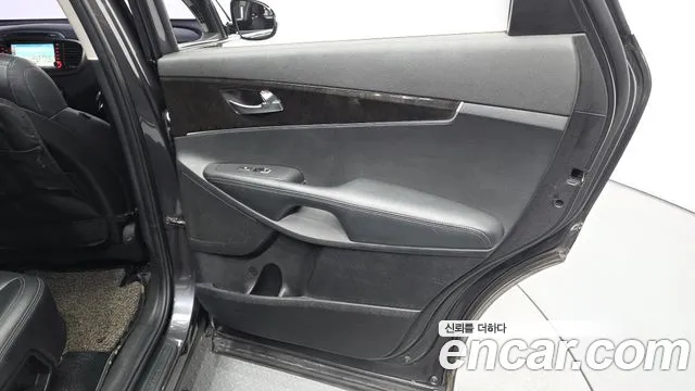 Kia Sorento — фото 25