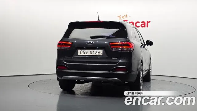 Kia Sorento — фото 4