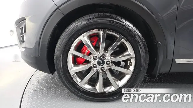 Kia Sorento — фото 5