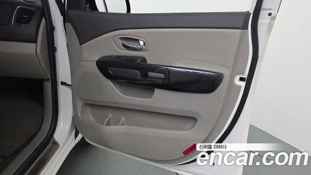 Kia Carnival — фото 25