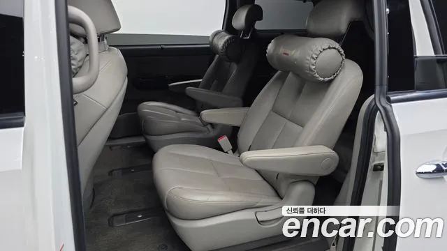 Kia Carnival — фото 26