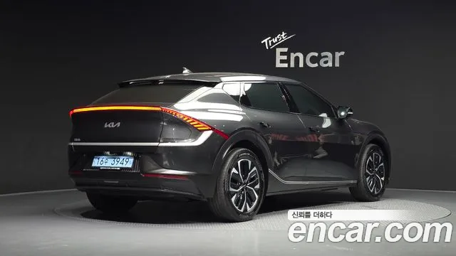 Kia EV6 — фото 1