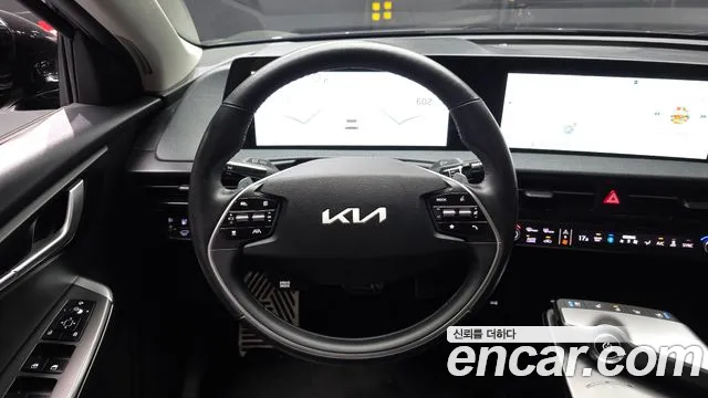 Kia EV6 — фото 12