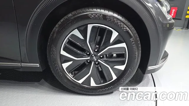 Kia EV6 — фото 21