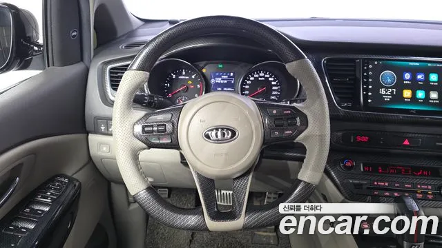 Kia Carnival — фото 14