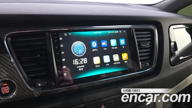 Kia Carnival — фото 15