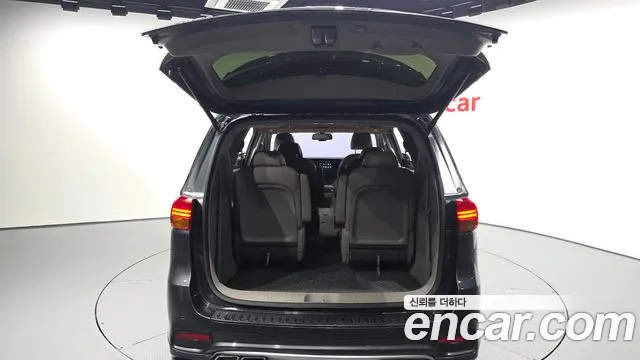 Kia Carnival — фото 20