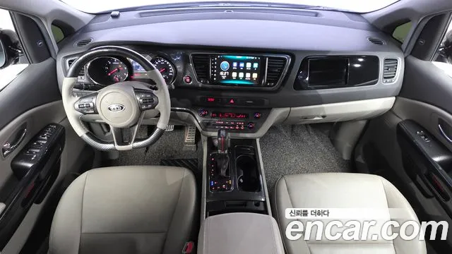 Kia Carnival — фото 7